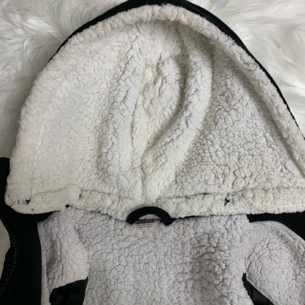 Black fluffy puffer/snow jacket